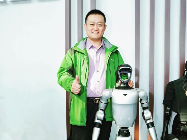 易視界品牌創(chuàng)始人走進(jìn)杭州六小龍-宇樹科技